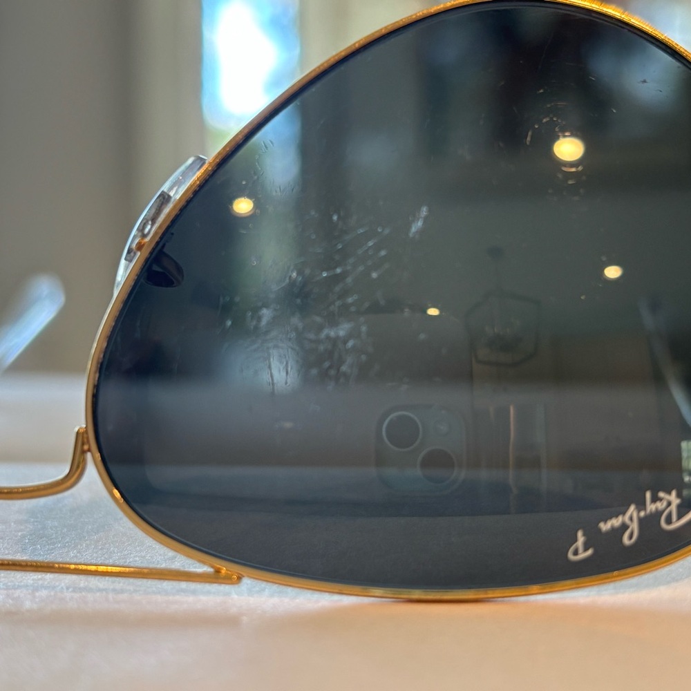 Classic Ray Ban aviators gold rim, polarized, scratched, need replace lens - Picture 6 of 7